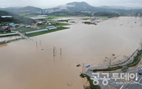 북한 임진강 상류의 황강댐이 범람해 북한이 6일 새벽 무단 방류했다,/사진=김창언 기자